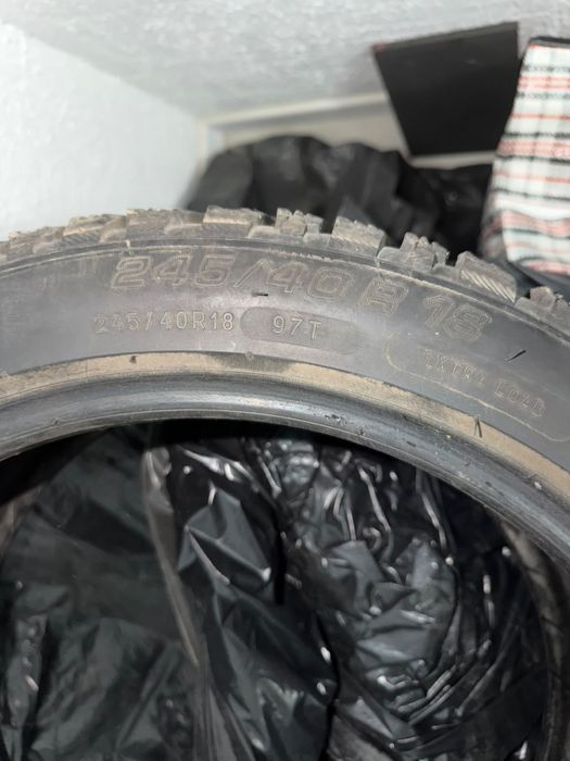 MICHELIN 245/40 R18