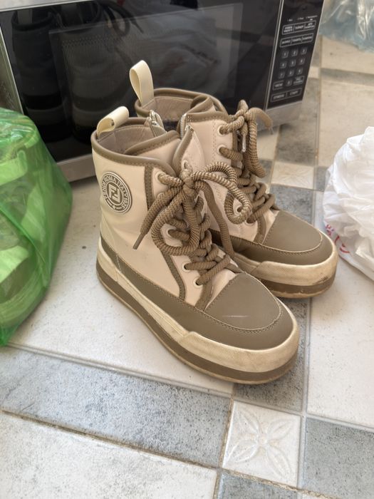 Продам дешево обувь