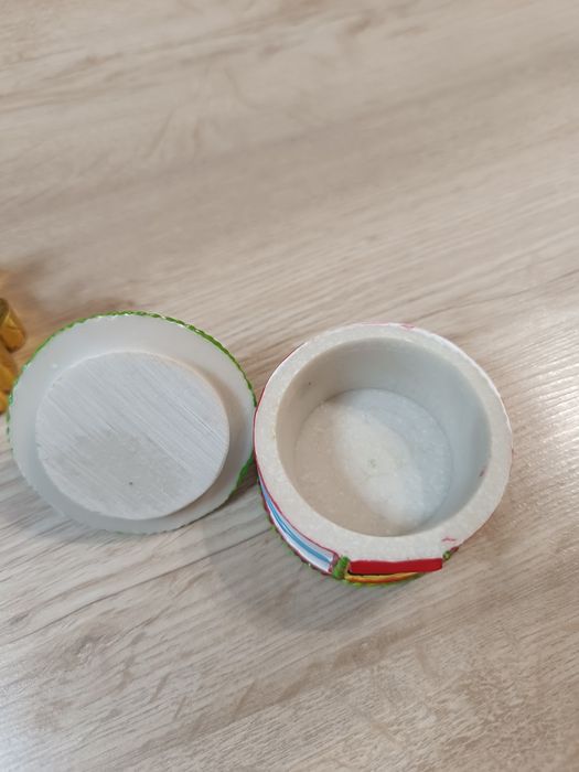 Сувениры разные по 500т