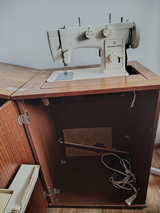 Швейная машина Чайка 142 М