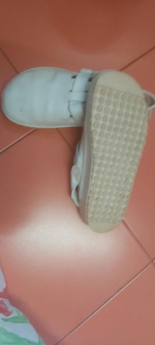 Saboți sanitari din piele integrala