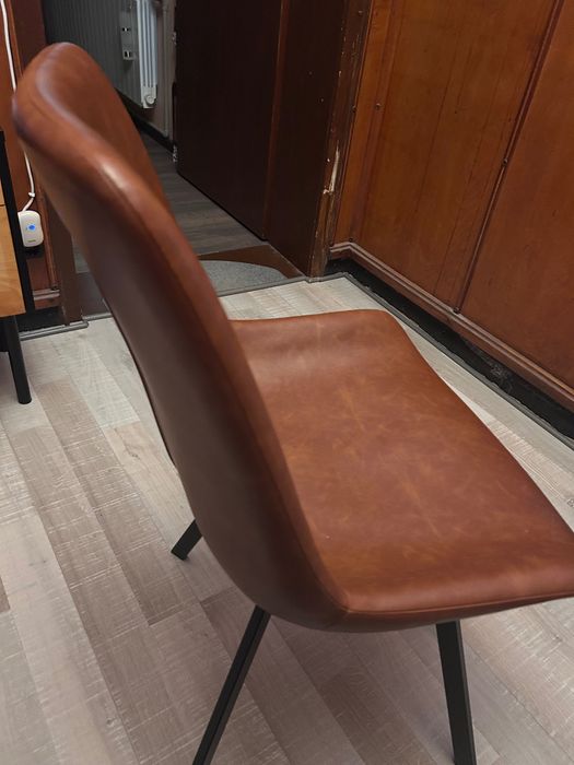 Кухненски стол HYGUM въртящ се цвят коняк/черно