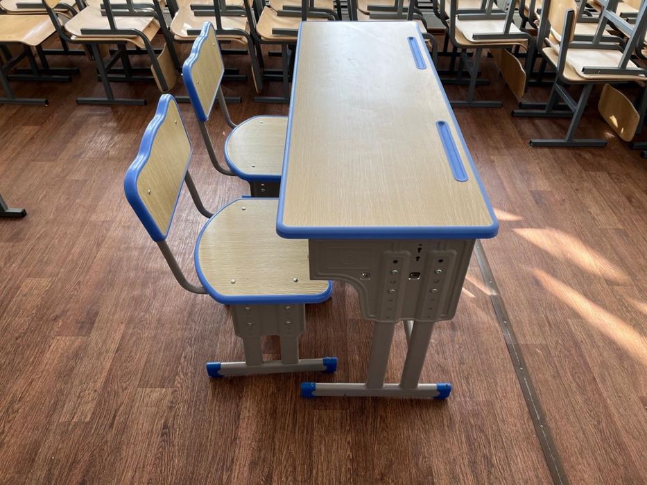 Продам школьные парты