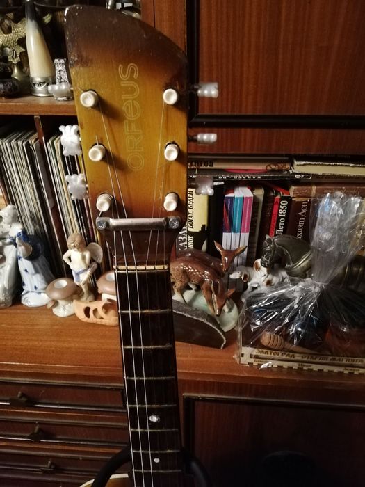 Лютиерска електроакустична китара