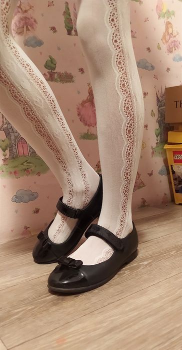 продам школьные туфли Ecco