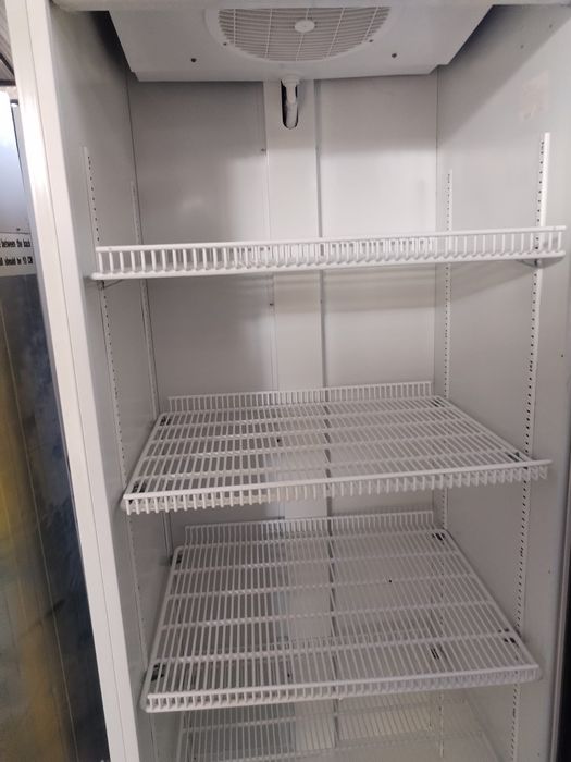 Vitrina frigorifica șlim pe led frigider