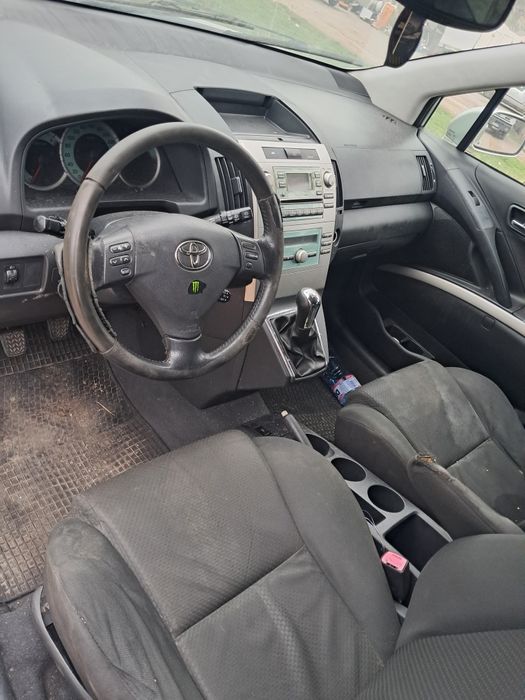 Toyota Corolla Verso 2.2 дизел 6 скорости