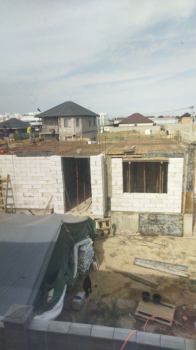 Строительство. Бригада строителей