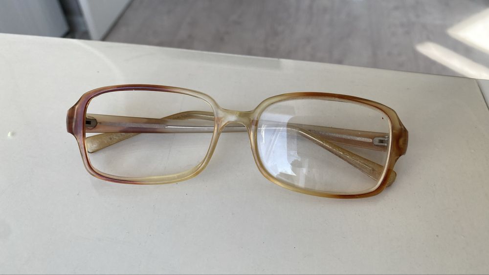 Оправа пластиковая