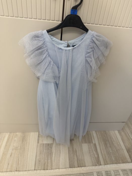 Продам платья для близняшек