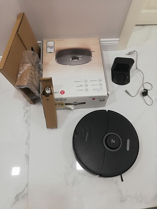 Прахосмукачка робот Roborock S8