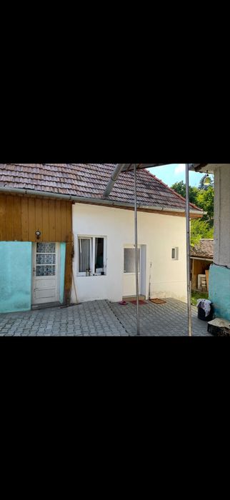 Vând casa in loc Gales,  oras Saliste