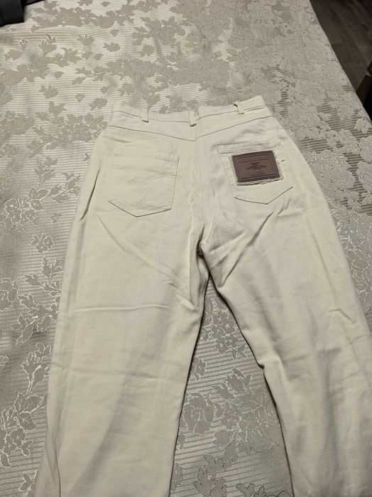 Дънки на Алесса бежови