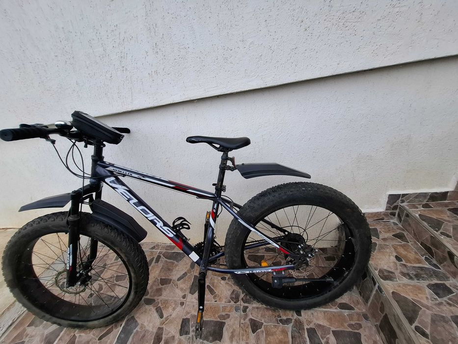 Bicicletă Fatbike VELORS aproape nouă