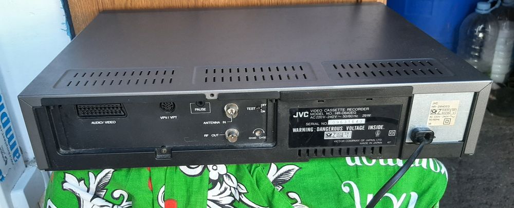 Vând videorecorder jvc în stare bună made în Japan