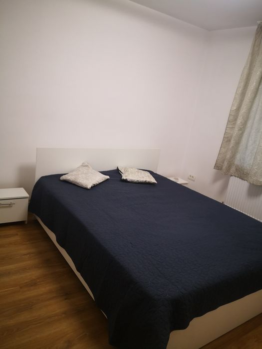 Inchiriez ap 2 camere, decomandat, et 1