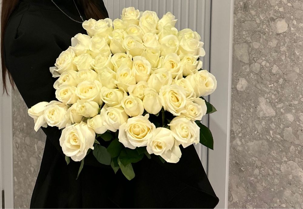 Белые розы свежий 51шт
