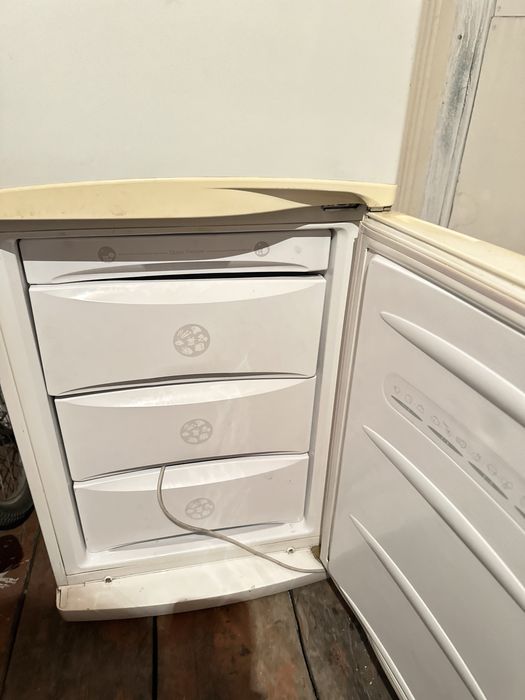 Продам Холодильник и стиралку