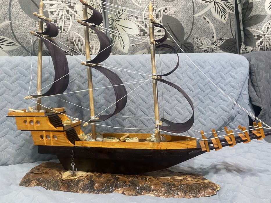 Продаю караблик зделан ручной