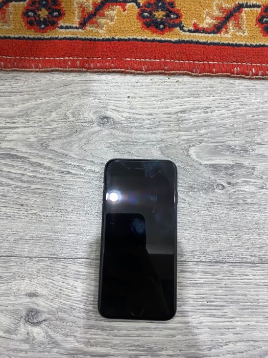 Айфон SE 128 сатлады