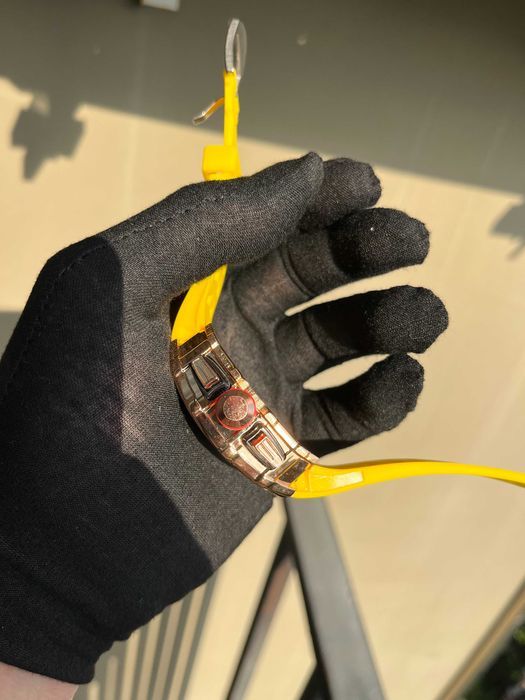 Часовник  Hengbolong НАМАЛЕН!