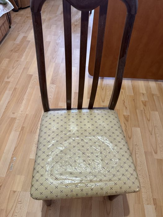 Продам стол и 6 стульев