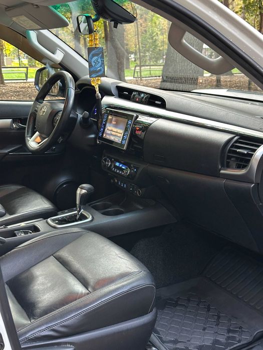 Toyota Hilux Revo 2016