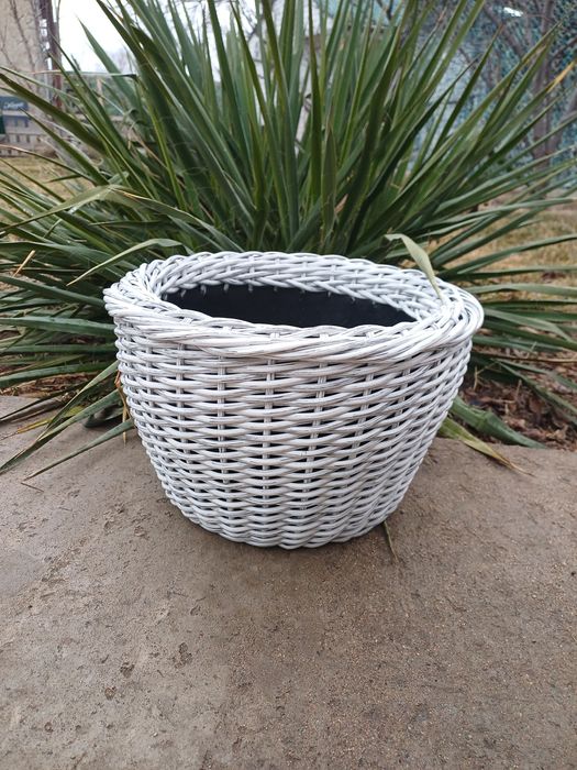 Кашпо из ротанга