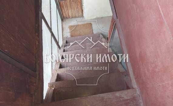 Панорамна двуетажна къща във Варуша