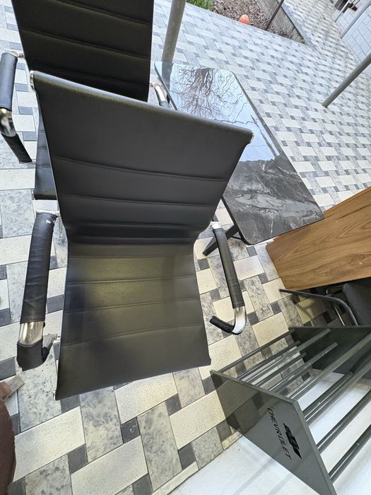 Срочно, продаеться мебель офисная, отдам дешево очень срочно комплект