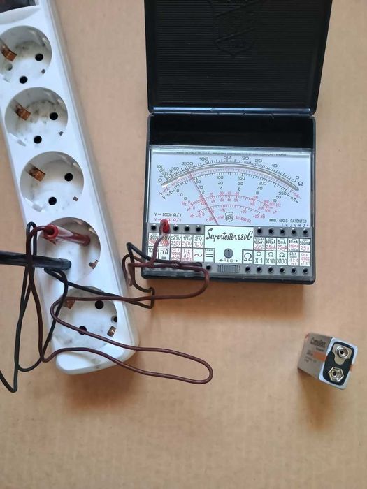 multimetru analogic Supertester 680G