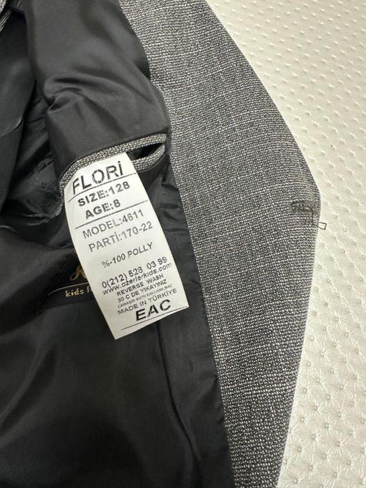 Продам брючный костюм тройка