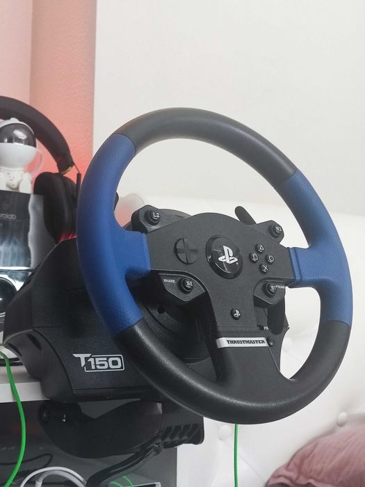 Продам игровой руль Thrustmaster T150