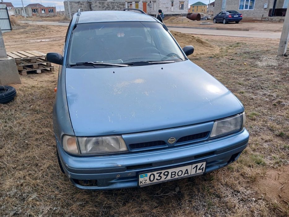 На разбор машина нисан