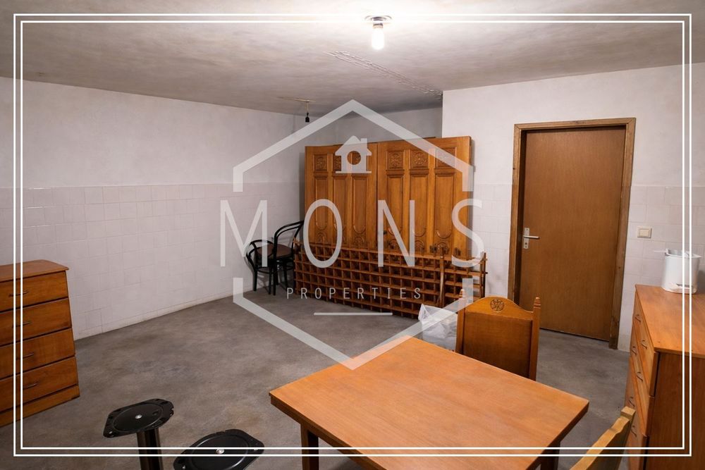 Къща в Габрово, област-гр.Севлиево площ 180 цена 1300