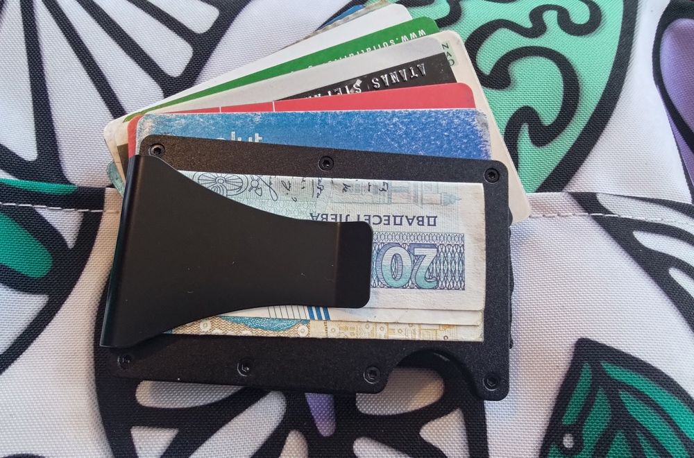 Метален портфейл със защита от сканиране RFID Cardholder Картодържател