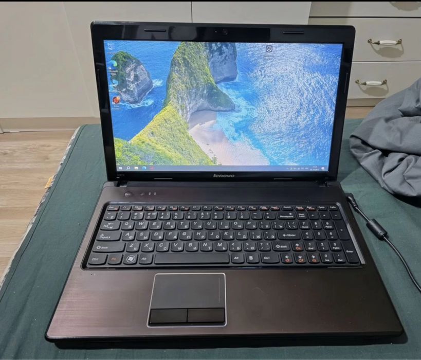 Ноутбук в идеальном состоянии.