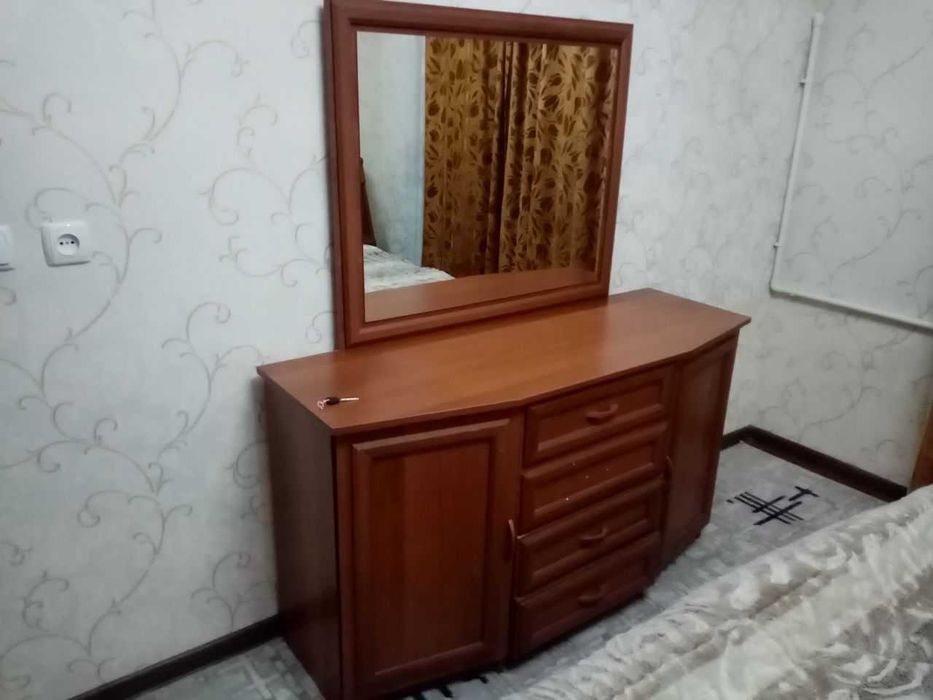 Ётоқхона учун мебель тўплами ва диван. Бепул.