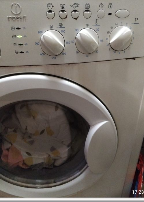 Продаётся стиральная машина Indesit WIL 85.