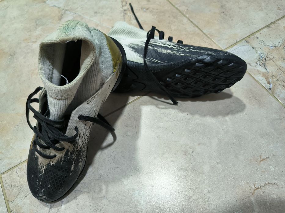 Бутсы, кроссовки Адидас