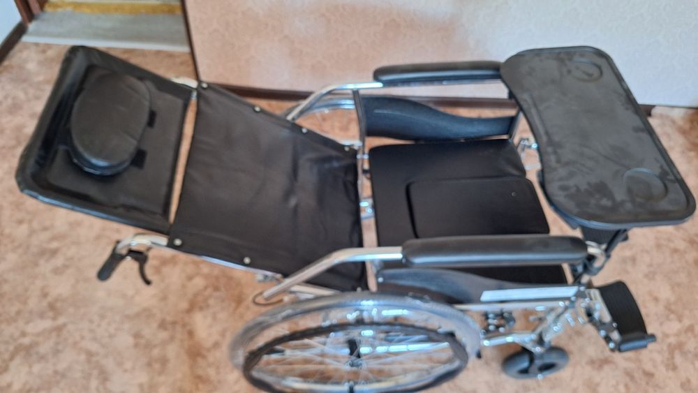 Продам инвалидную коляску