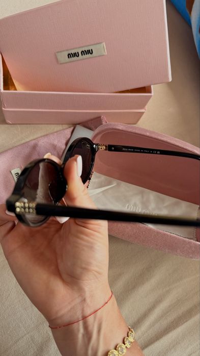 Оригинални, черни слънчеви очила Miu Miu
