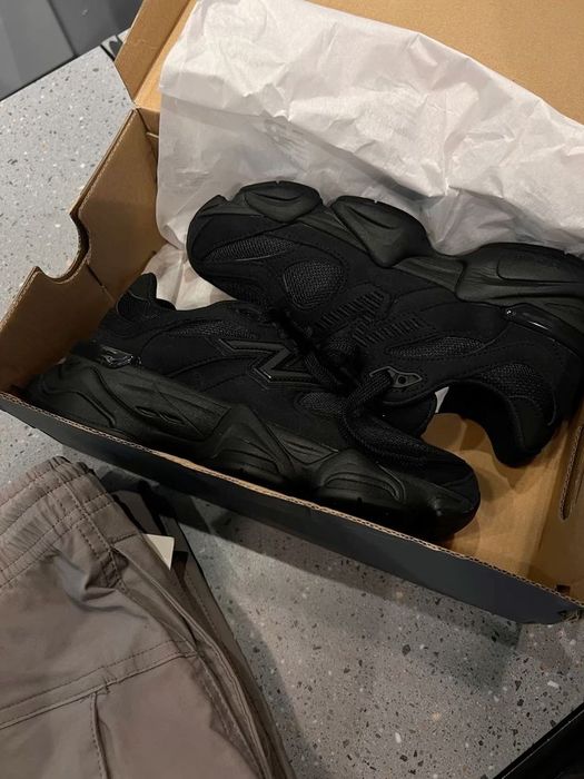 New Balance 9060 Triple Black Нови Черни Маратонки [35-46 Номер]