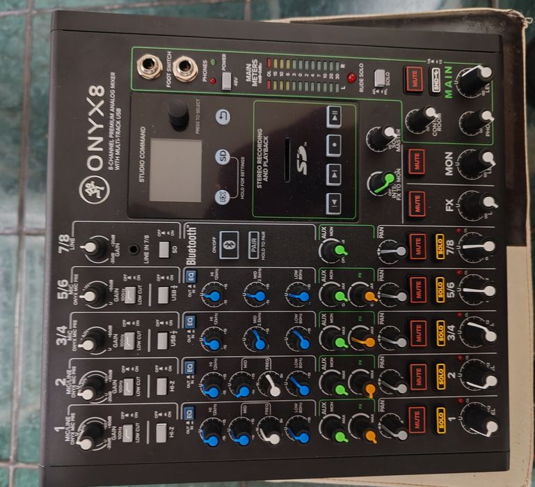 Când mixer Mackie ONYX8