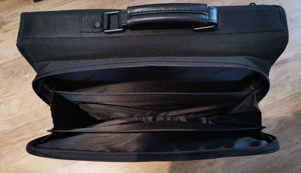 Бизнес - Чанта за лаптоп и мобилен офис, чисто нова, от Германия