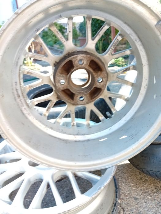 4 броя железни джанти  13 цола с гуми за 120 лв и 4 броя алуминиеви дж
