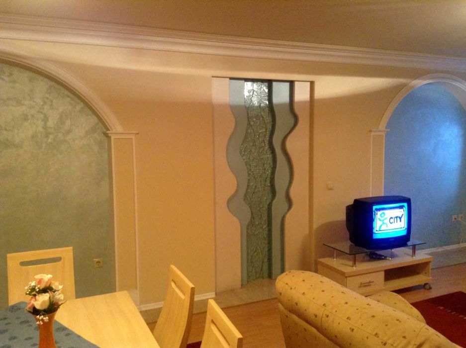 Дава се под наем Четиристаен апартамент в София, Лагера - 170 кв.м за 969 € - Снимка #2