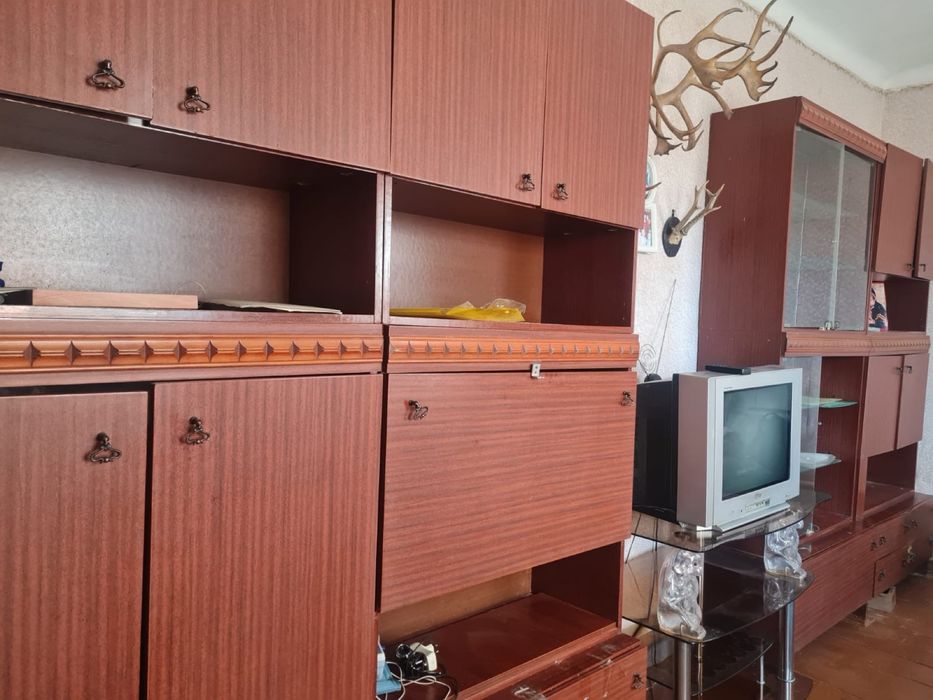 Шеаф и стенка в дар