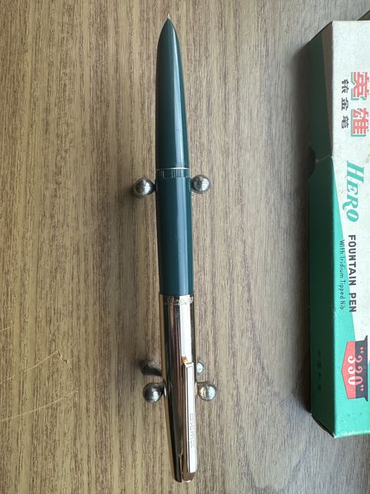 Stilou chinezesc Hero stare  NOS