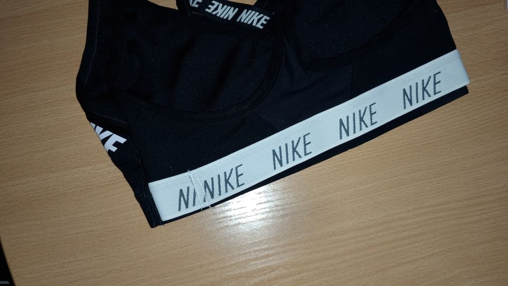 Нови бюстиета Nike ХС и С